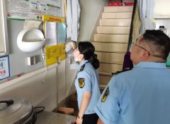 布《高考、中考期